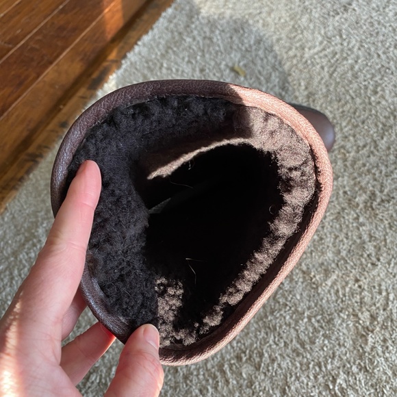 Never Worn Rare Leather UGG Dress Winter Boots Sz 8 - Picture 6 of 7